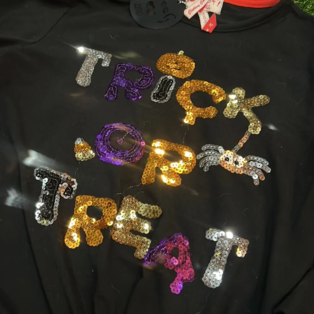 Girls 3/4 sleeve Halloween shirt with sequins
